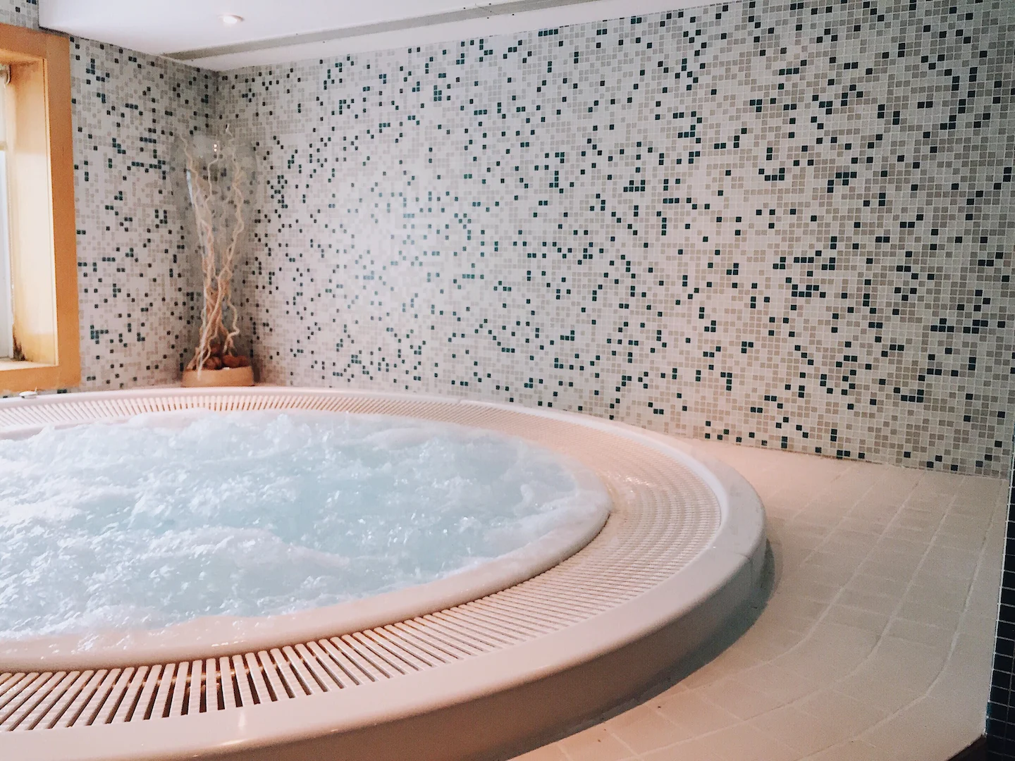 jacuzzi pool in the spa 2022 11 15 02 10 32 utc jacuzzi pool in the spa 2022 11 15 02 10 32 utc